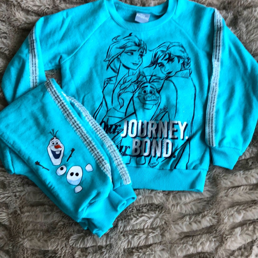 Frozen II sweatshirt & sweat pants size 4